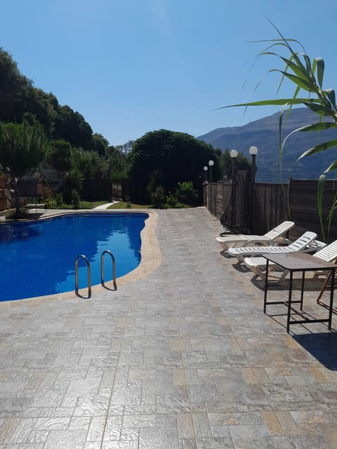 Swiss Private pool — photograph 5