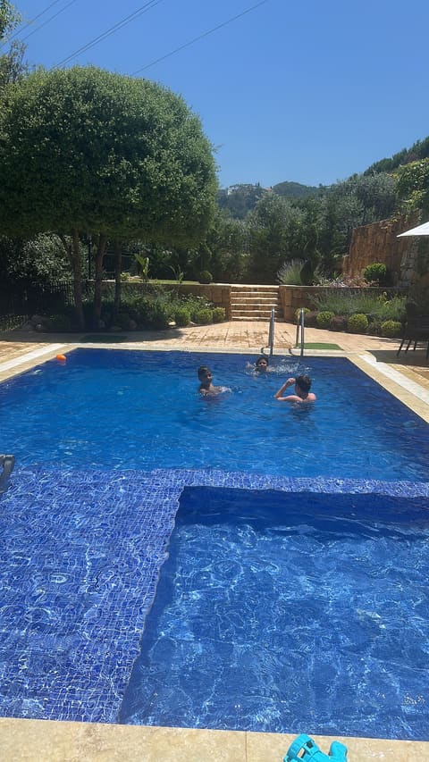 The Oakpool — photograph 2