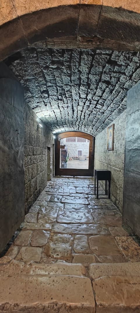 St. Charbel Church - Jal Nachi — photograph 2