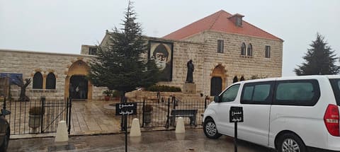 St. Charbel Church - Jal Nachi — photograph 5
