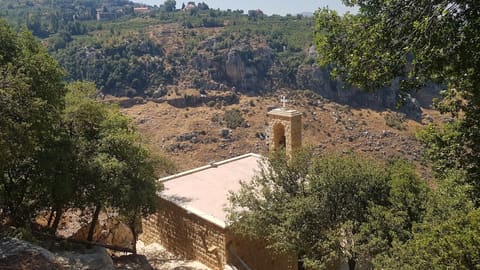 Eglise de Sainte Marie de la falaise — photograph 3