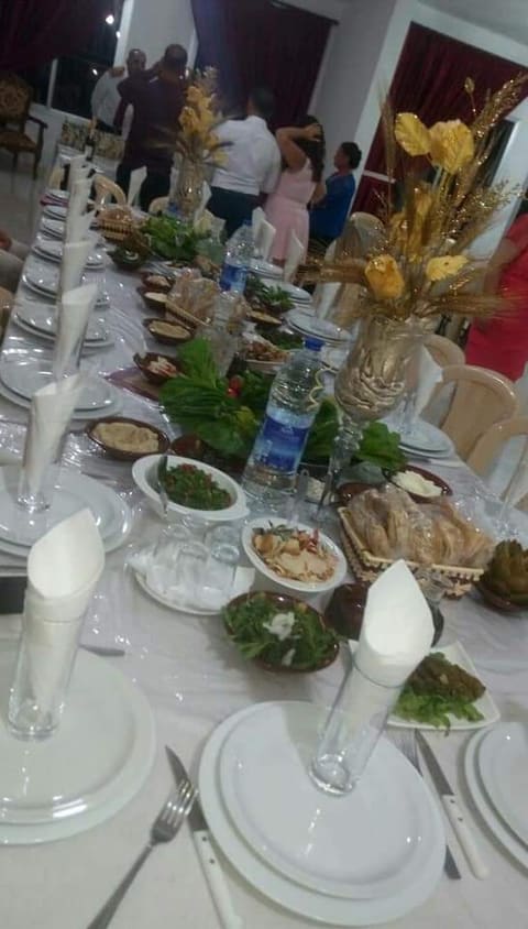 Karm Al Zaarour Restaurant — photograph 6