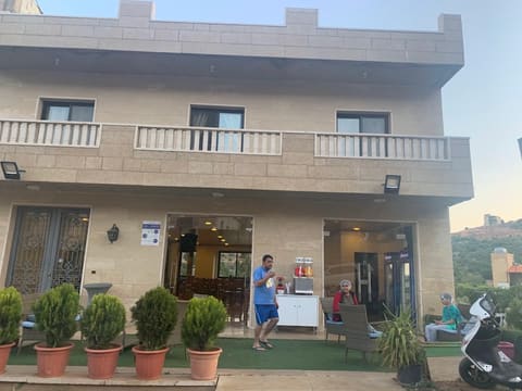 Lichaa Hotel — photograph 2