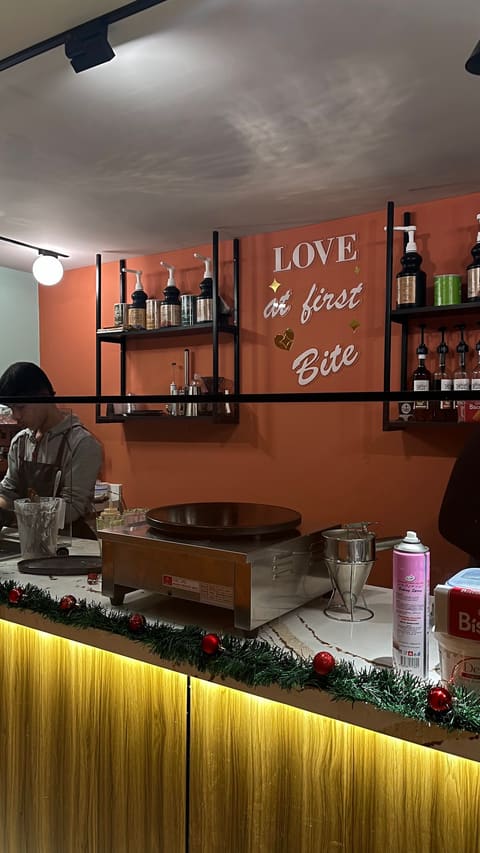 Crêpe & Shake — photograph 6