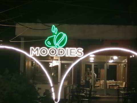 Moodies — photograph 2