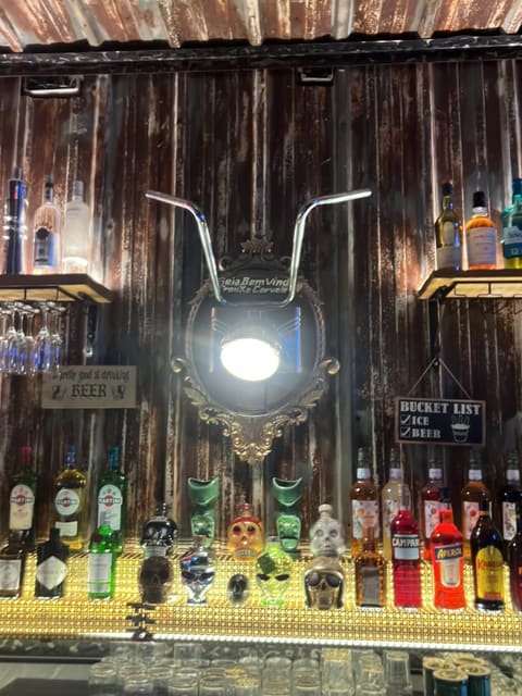 Cholo Lounge — photograph 2
