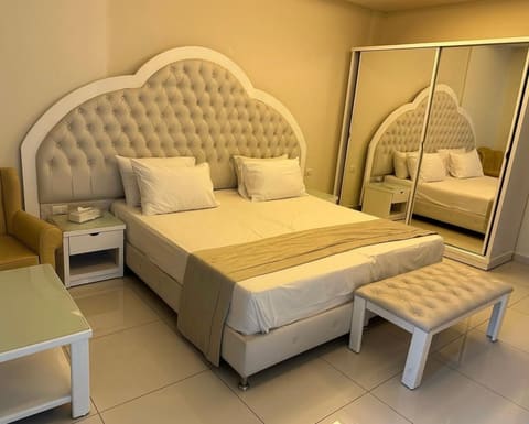 Hotel Le Noble — photograph 6