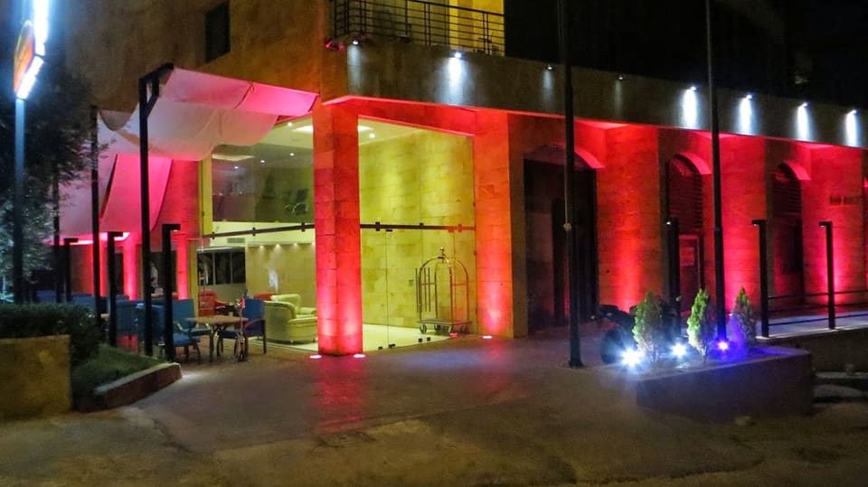 JOUNIEH SUITES BOUTIQUE HOTEL