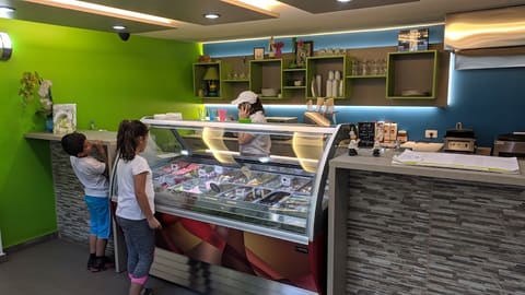 Snow Cream - Parlor & Coffee Shop — photograph 6