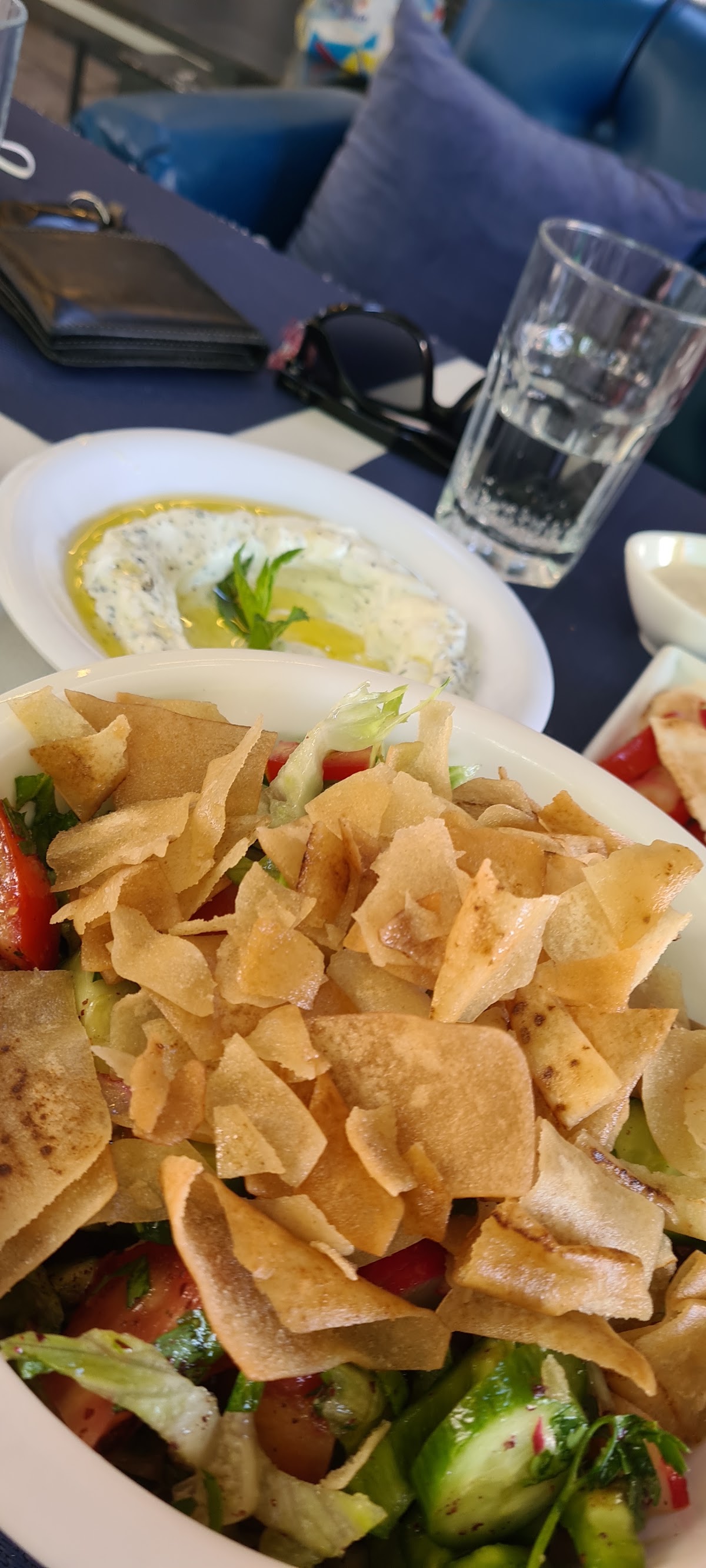 Sharqi Gharbi Restaurant — photograph 4
