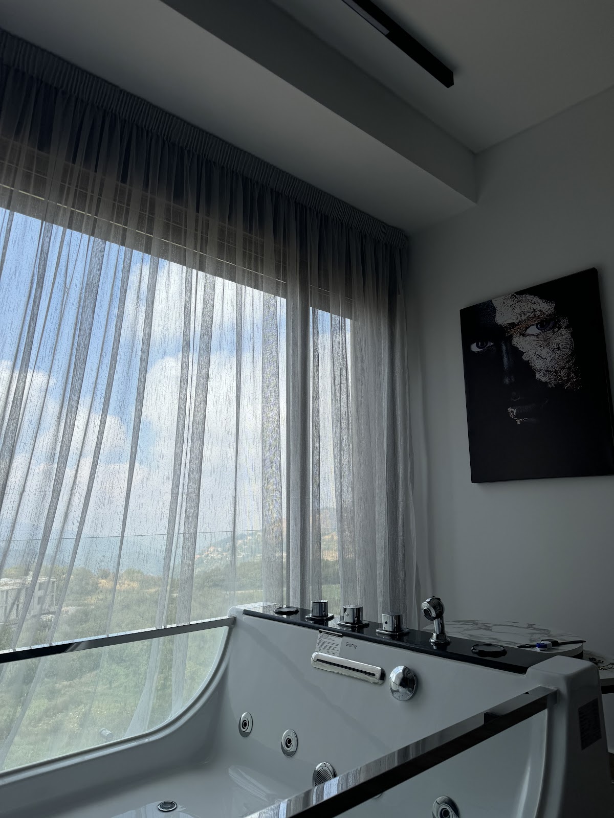 BView — photograph 3