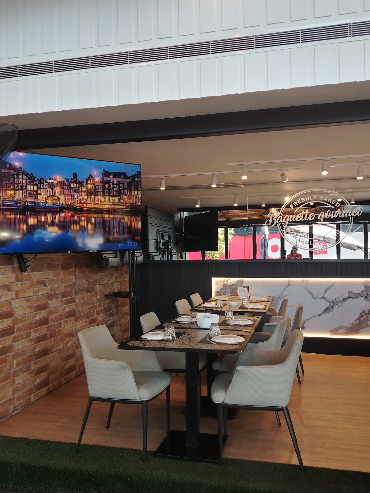 BAGUETTE GOURMET DBAYEH — photograph 5