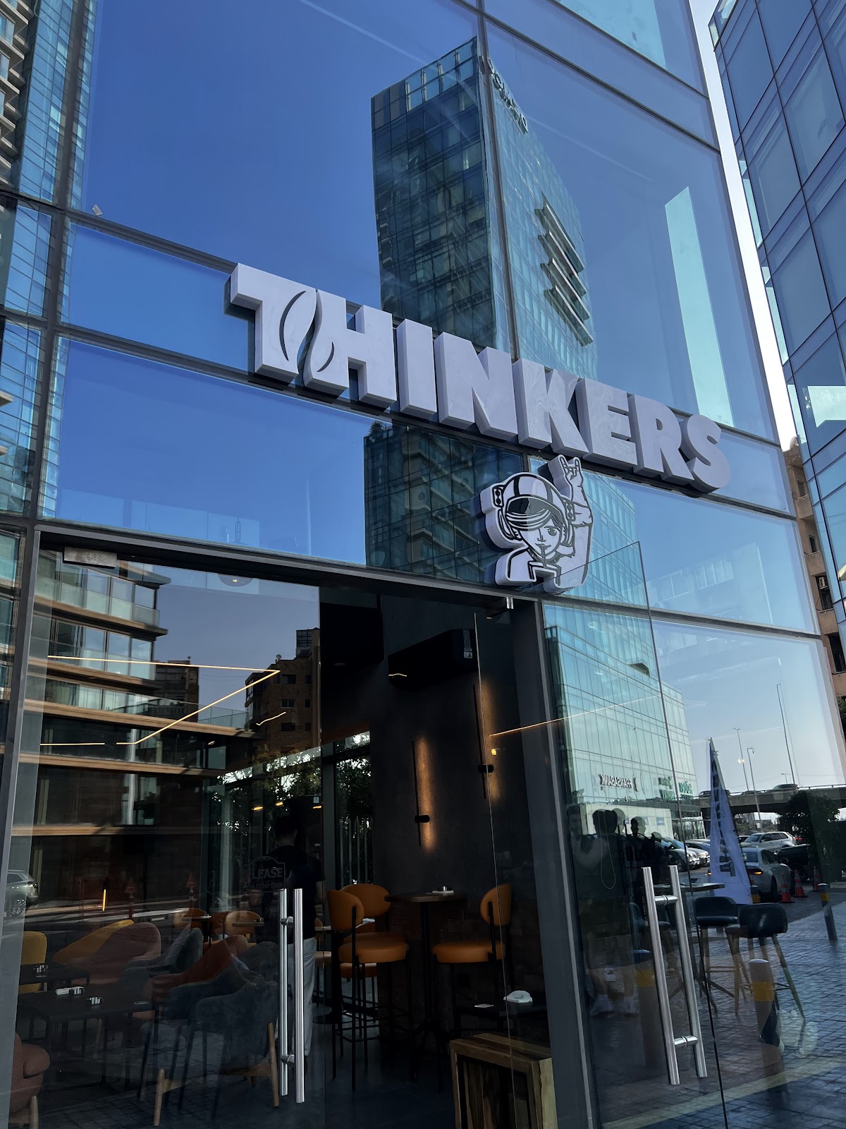 Thinkers C.C.C Antelias — photograph 5