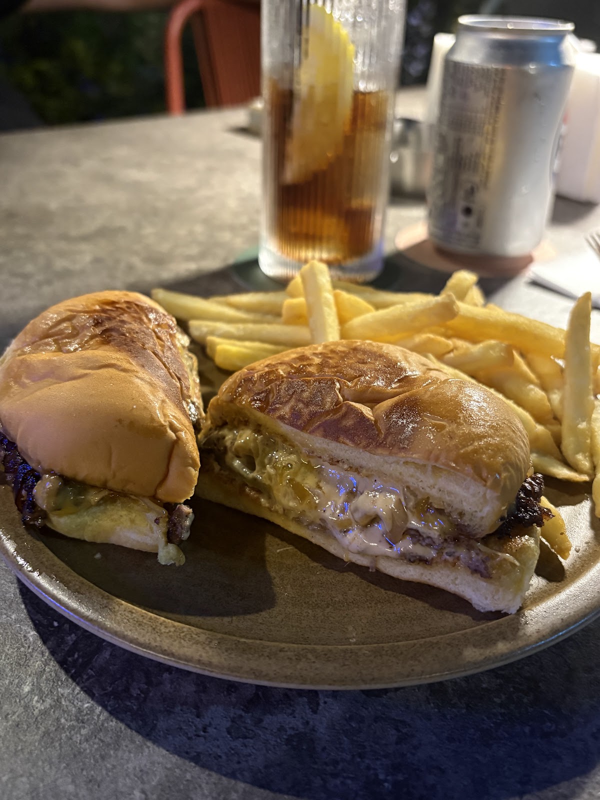 Opus Burger Bar — photograph 2