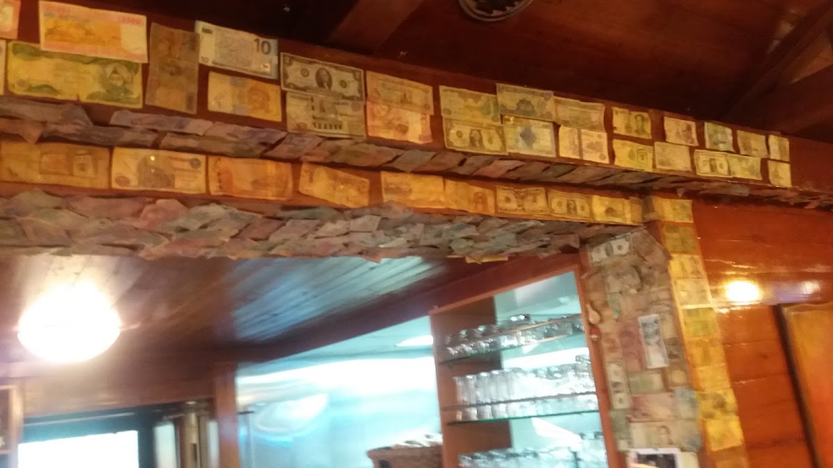 Al Fayat restaurant — photograph 2