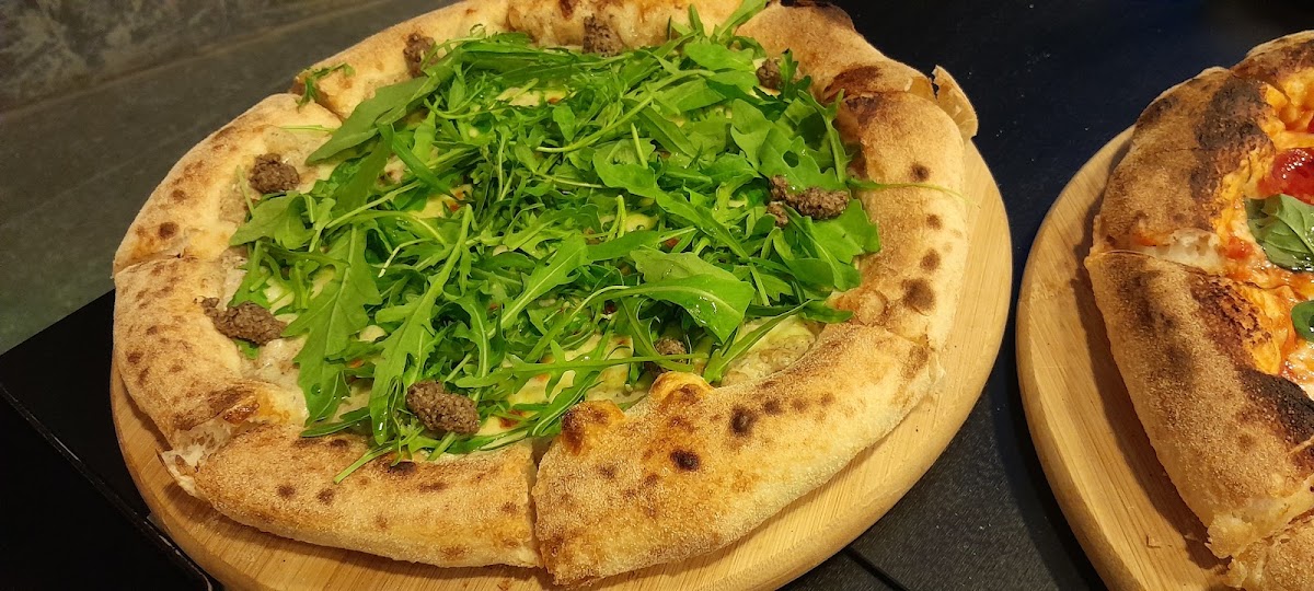 ANTONIO’S PIZZA — photograph 5