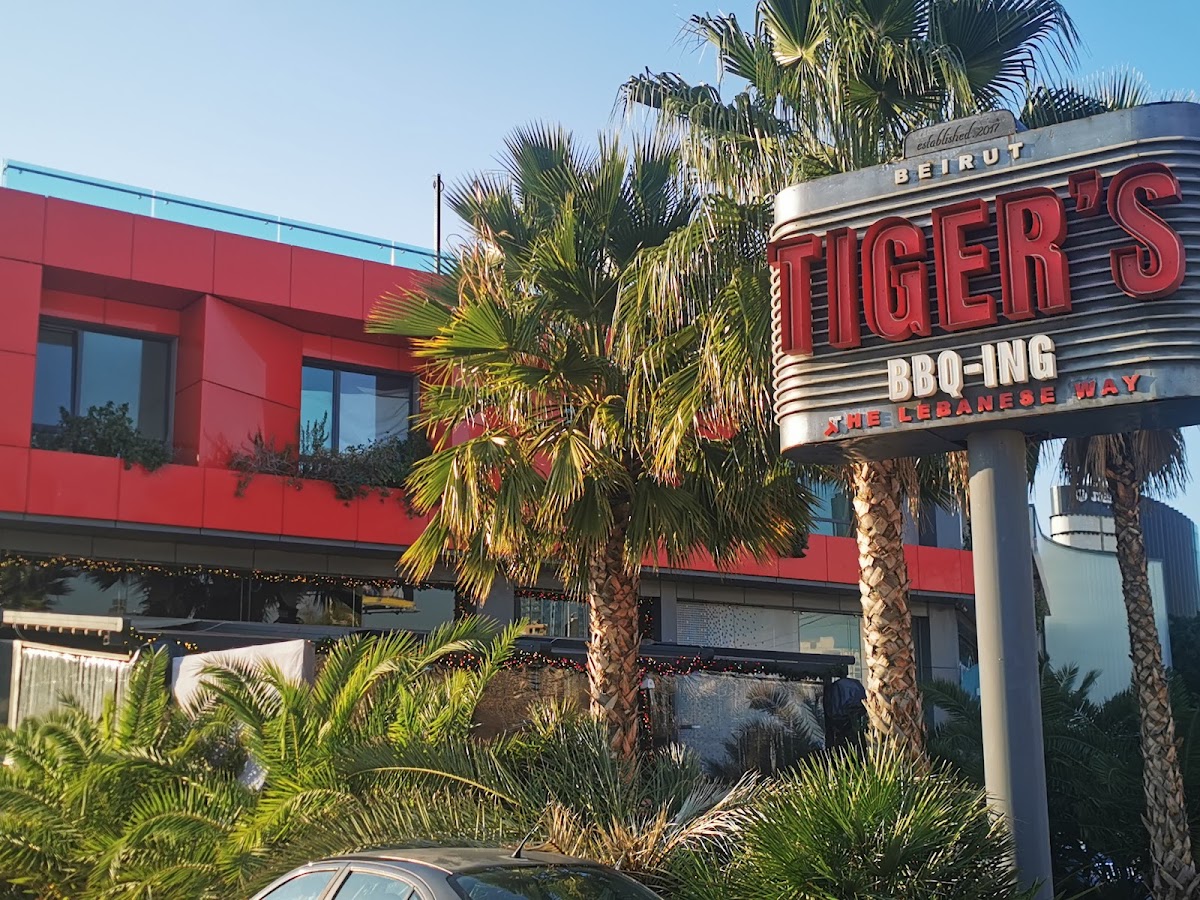Tiger's BBQ-ing