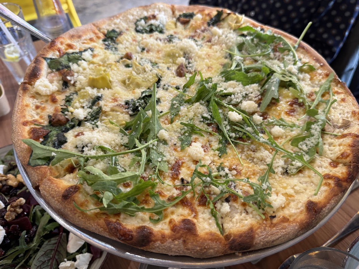 New York City Pizzeria — photograph 2