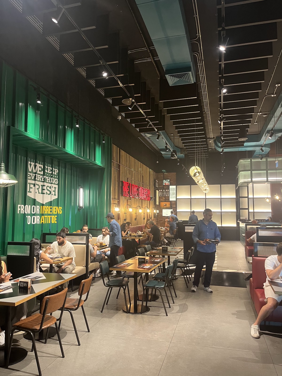 Roadster Diner - Jal El Dib — photograph 5