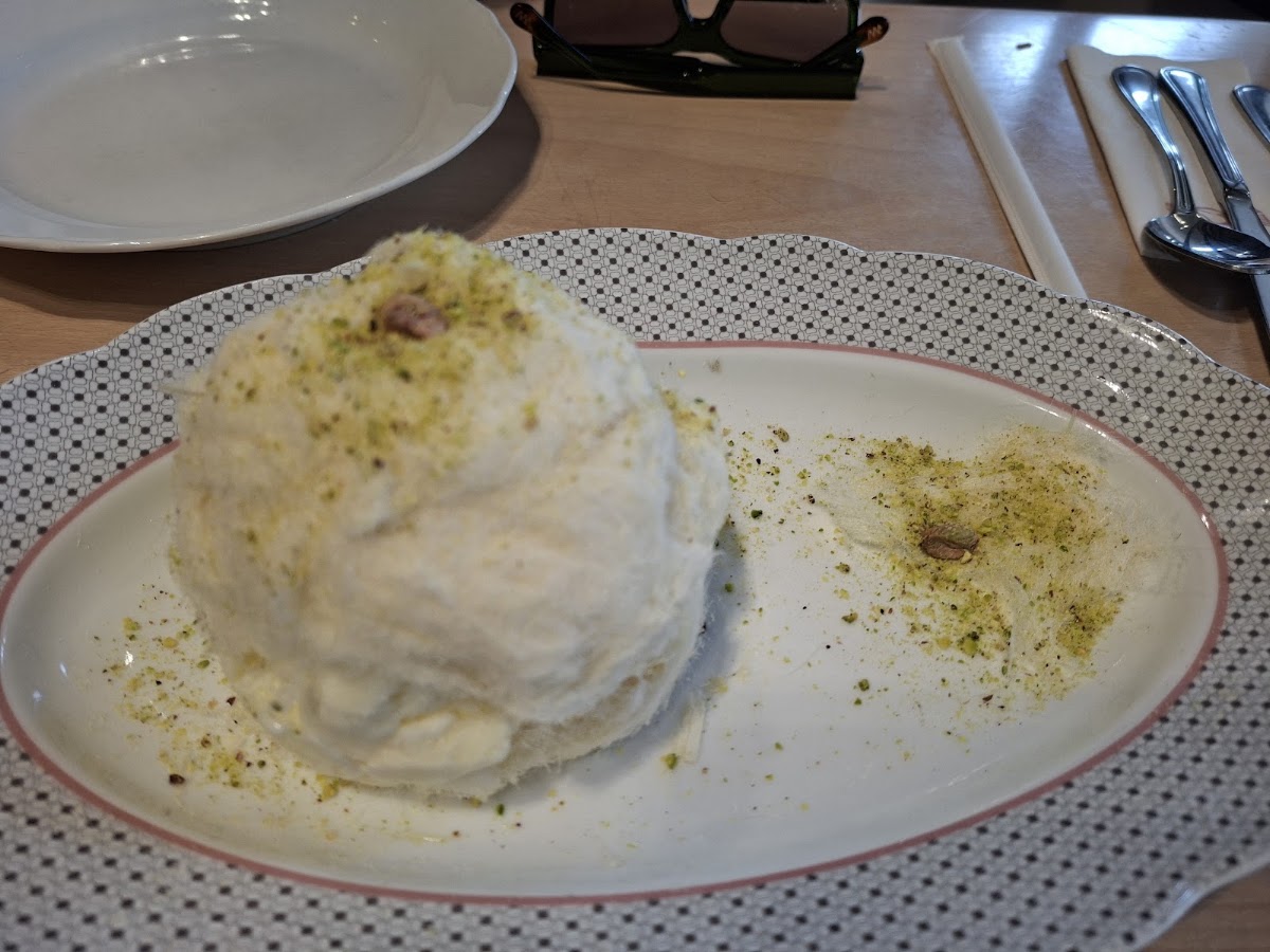 Leila Min Lebnen Achrafieh — photograph 3