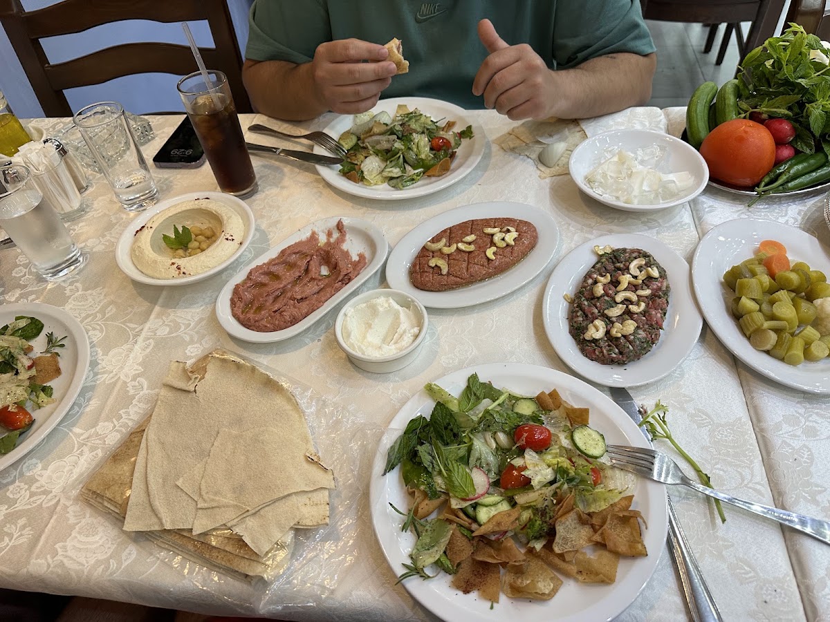 Al Mazar Resto — photograph 2