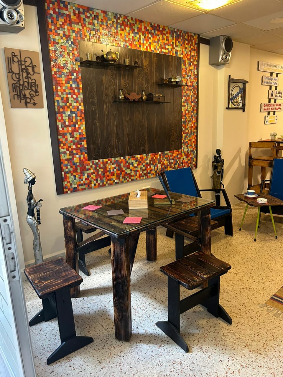 Friendo Cafe — photograph 3