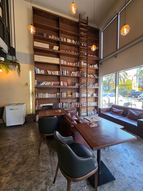 5 Beans Coffee Shop — photograph 3