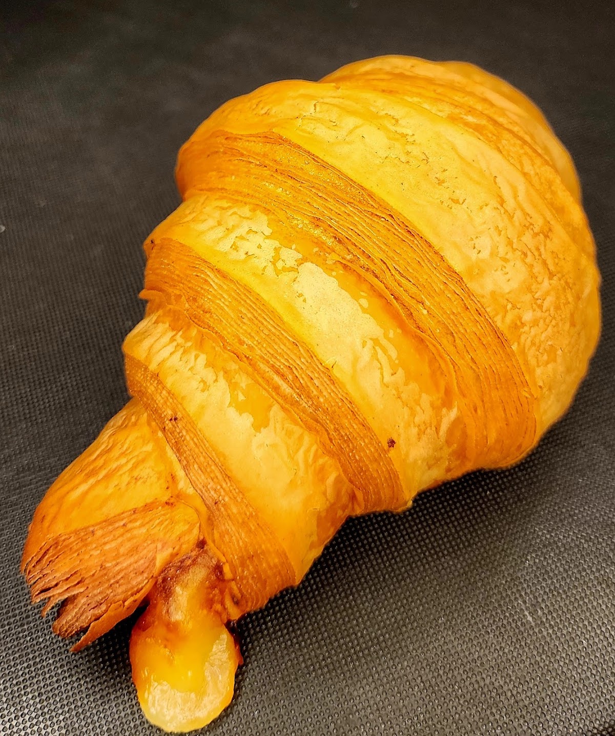 FLATOUT Croissant & Café Bar Sin El Fil — photograph 4