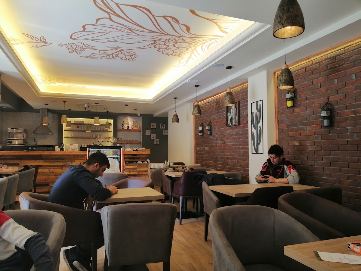 BREWHOLIC CAFE
