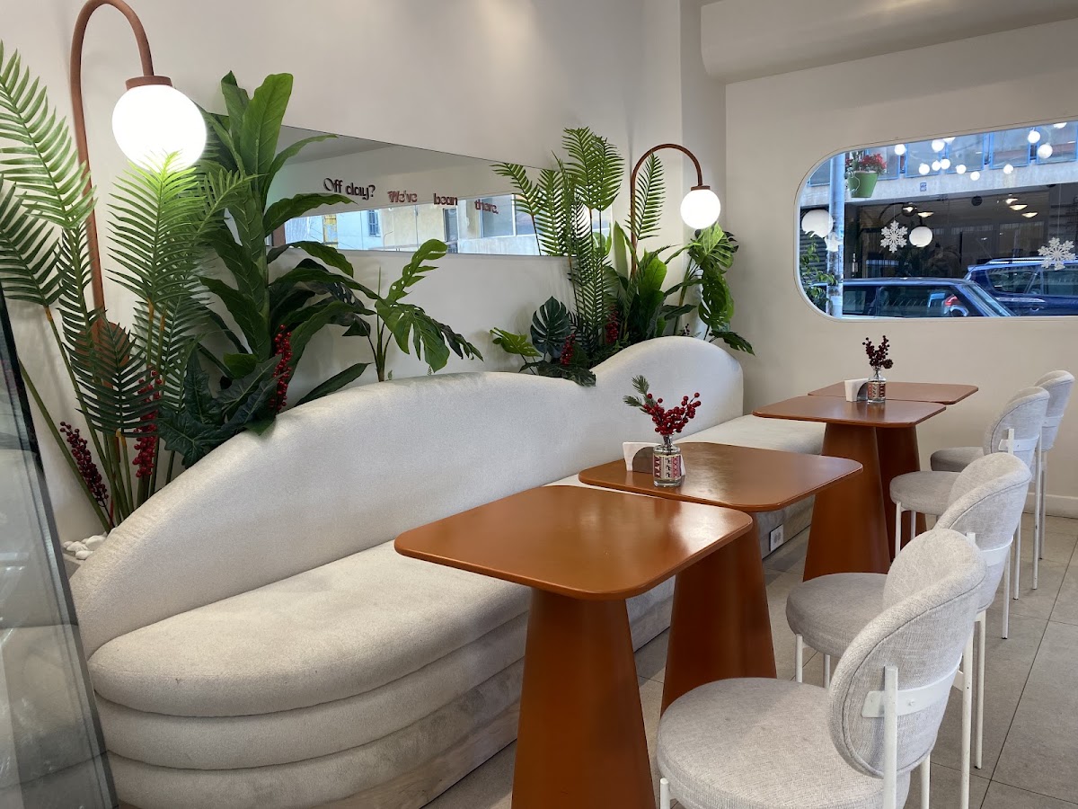 Eaze Café