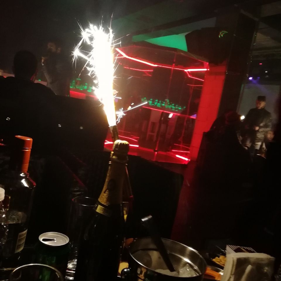 CAFE BAR — photograph 4