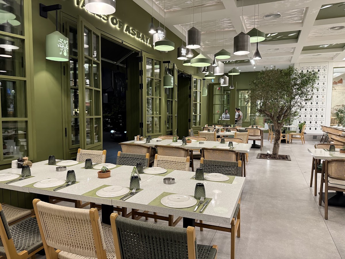 Asbaya Restaurant — photograph 4