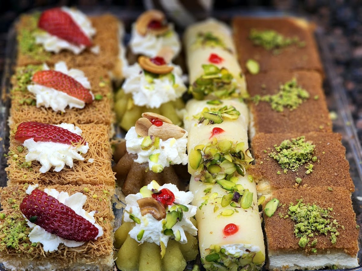 AlMalek Sweets — photograph 3