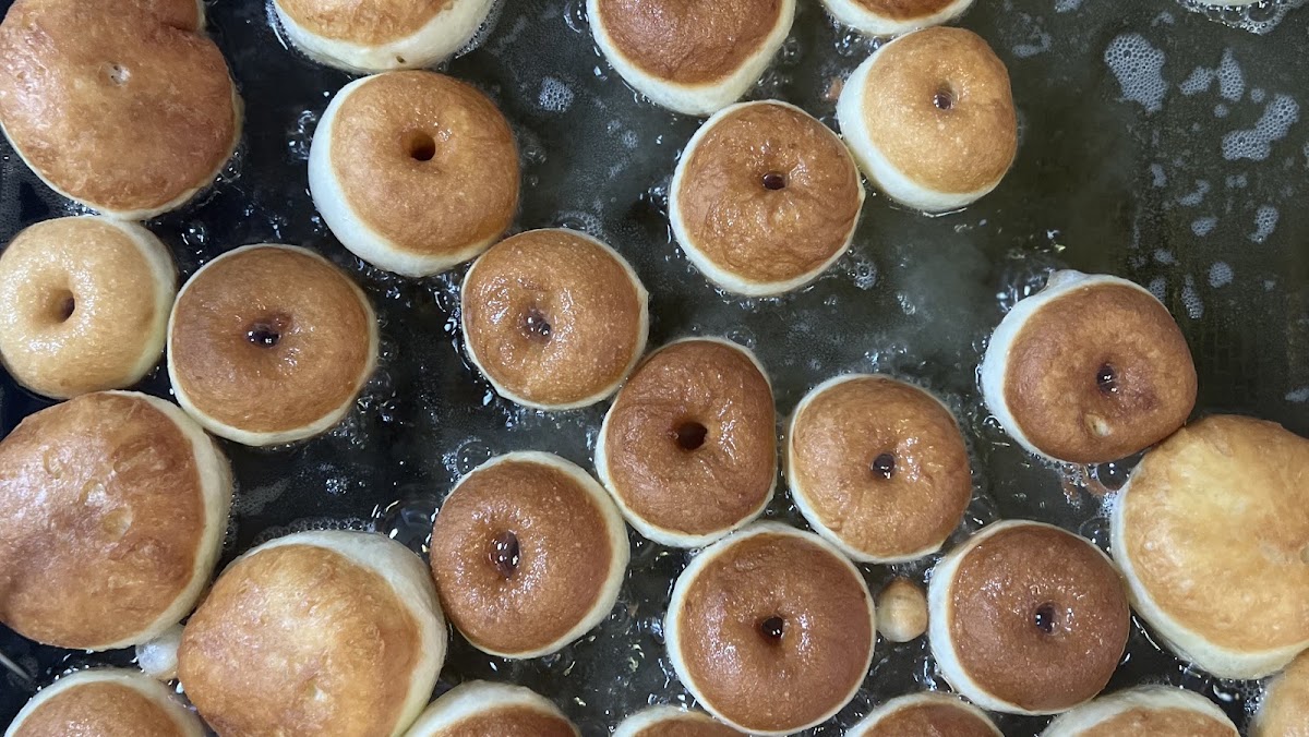 Bakerloo Cakes & Donuts — photograph 2