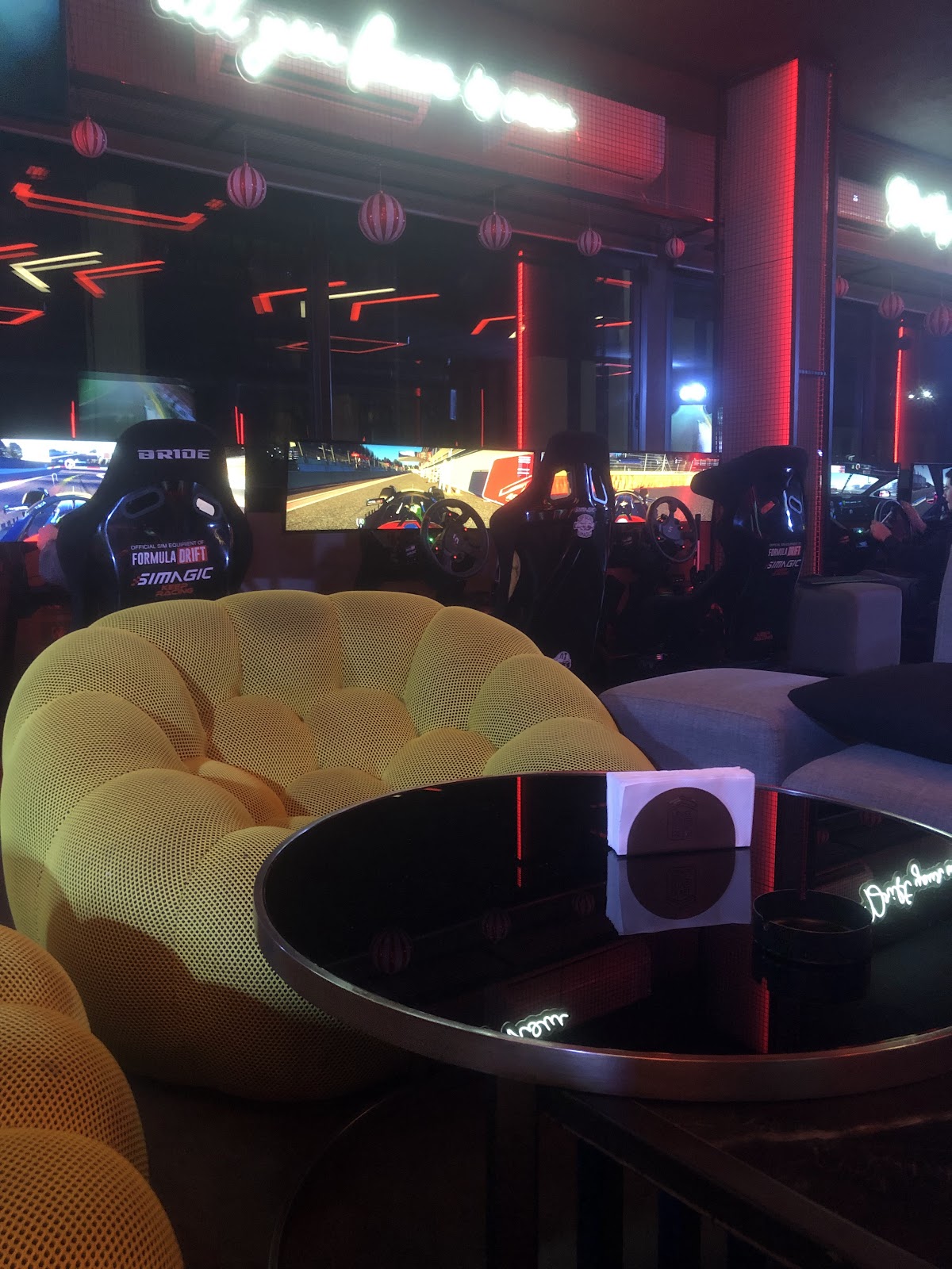 Levelup Lounge — photograph 2