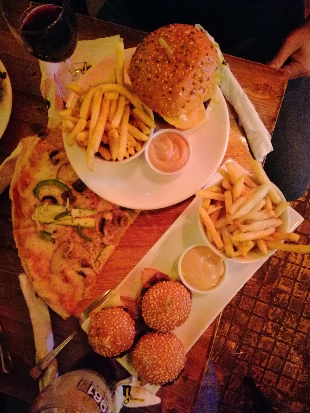 27 Cafe Pub — photograph 5