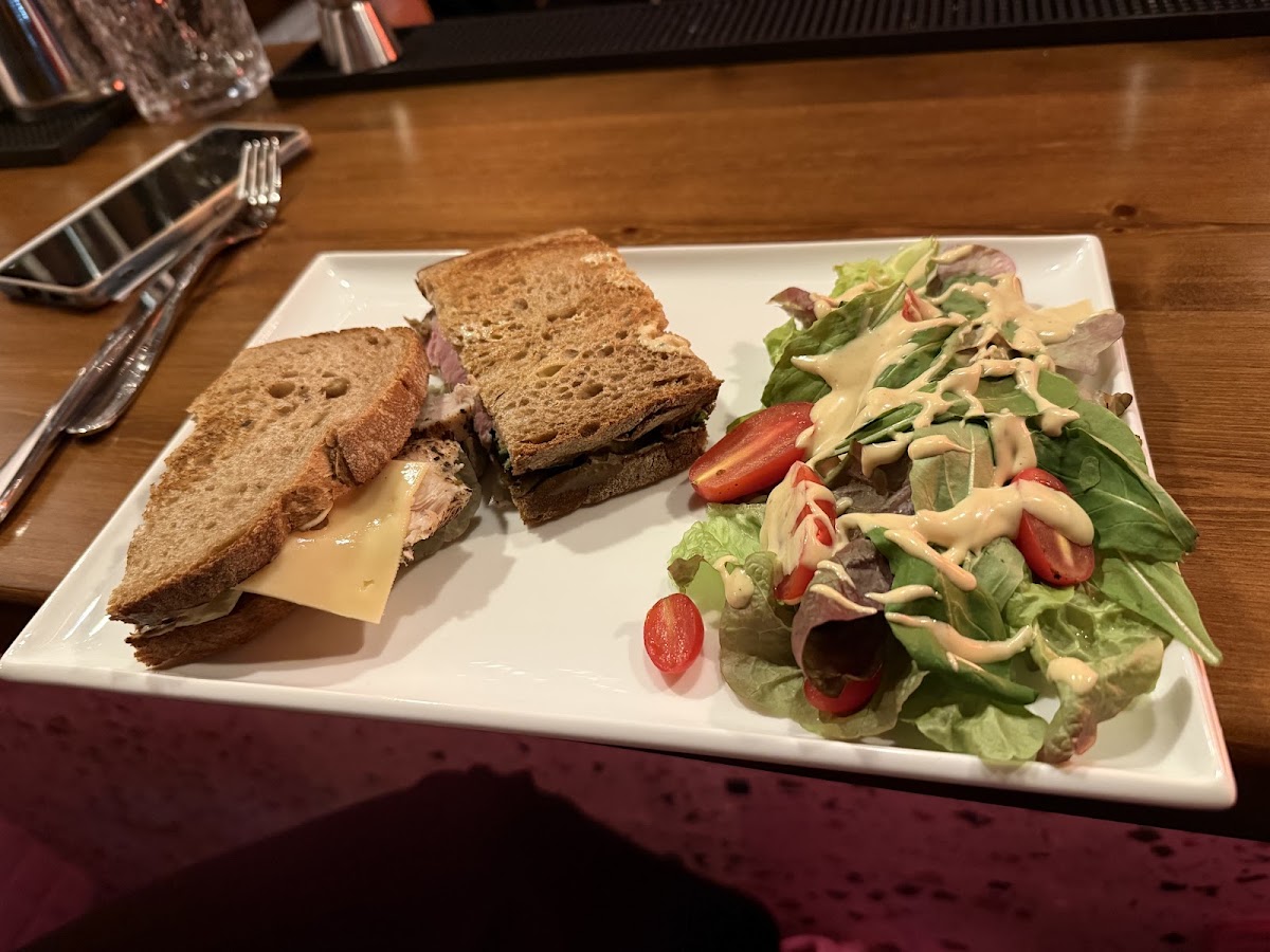 Third Wheel Bar — photograph 3