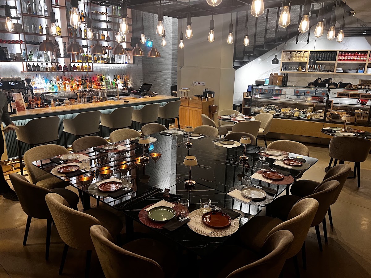 Kopper Bistro Bar — photograph 3
