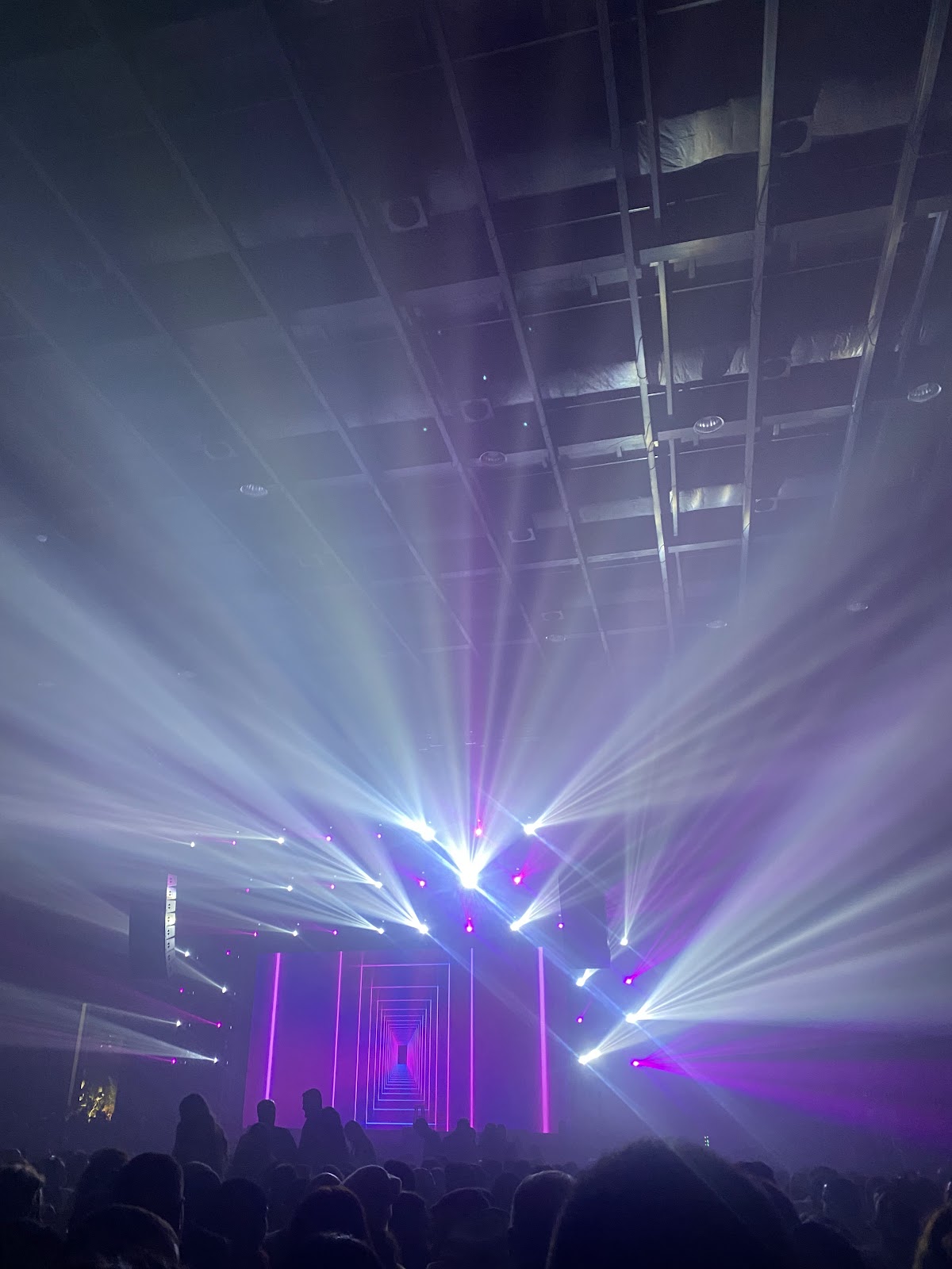 Beirut Hall — photograph 4