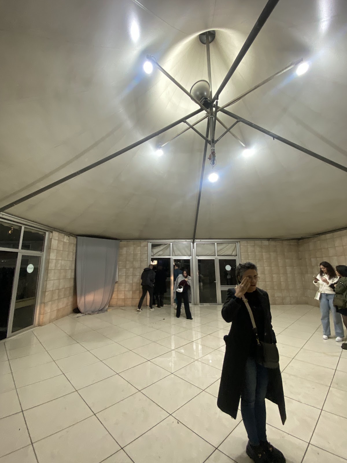Beirut Hall — photograph 6