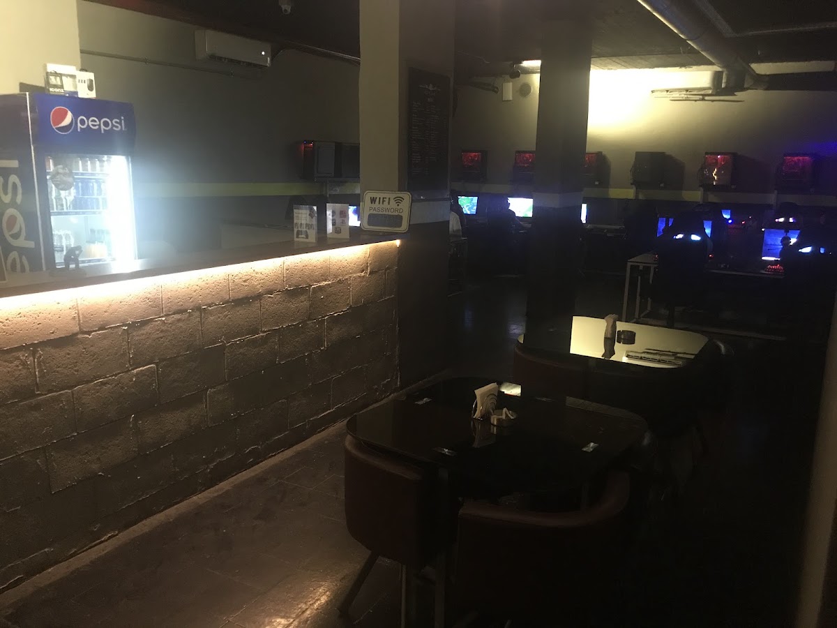 Aggro Gaming Lounge — photograph 3