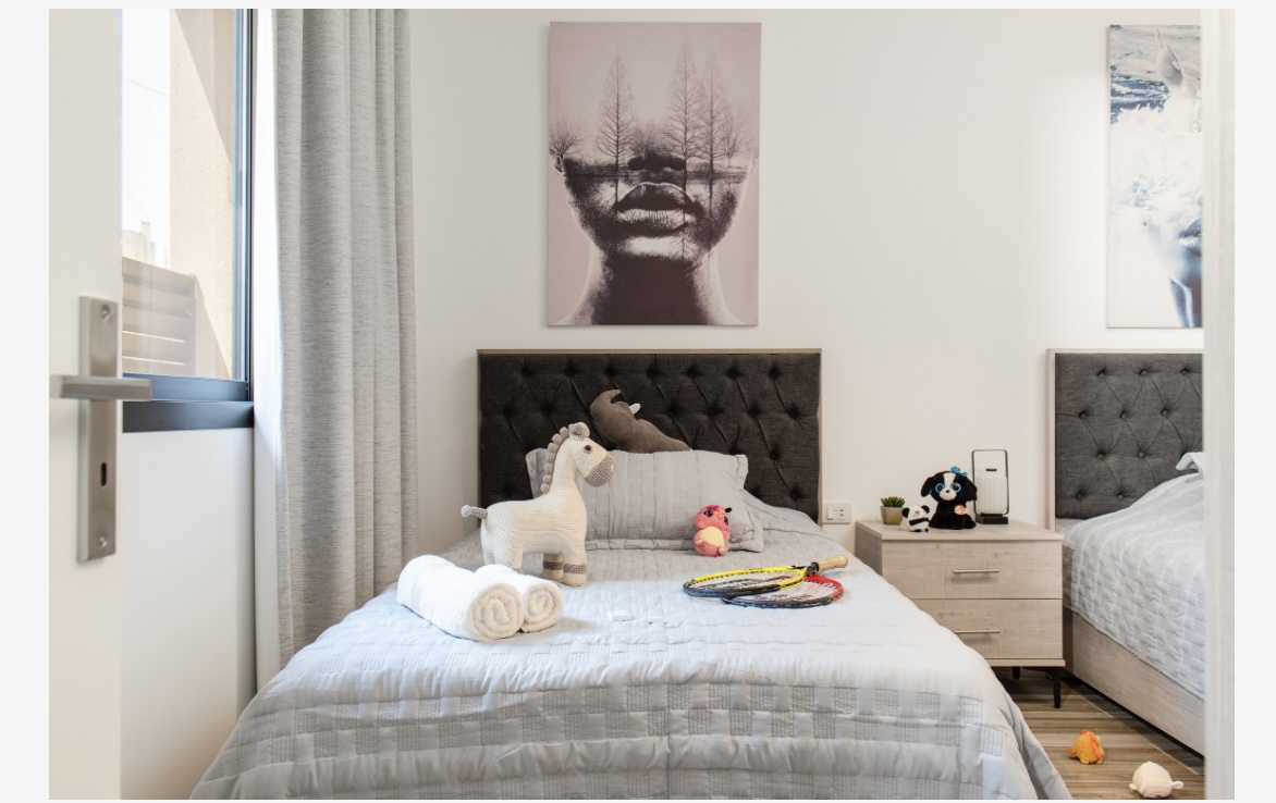 OUTSTAY GUESTHOUSE — photograph 2