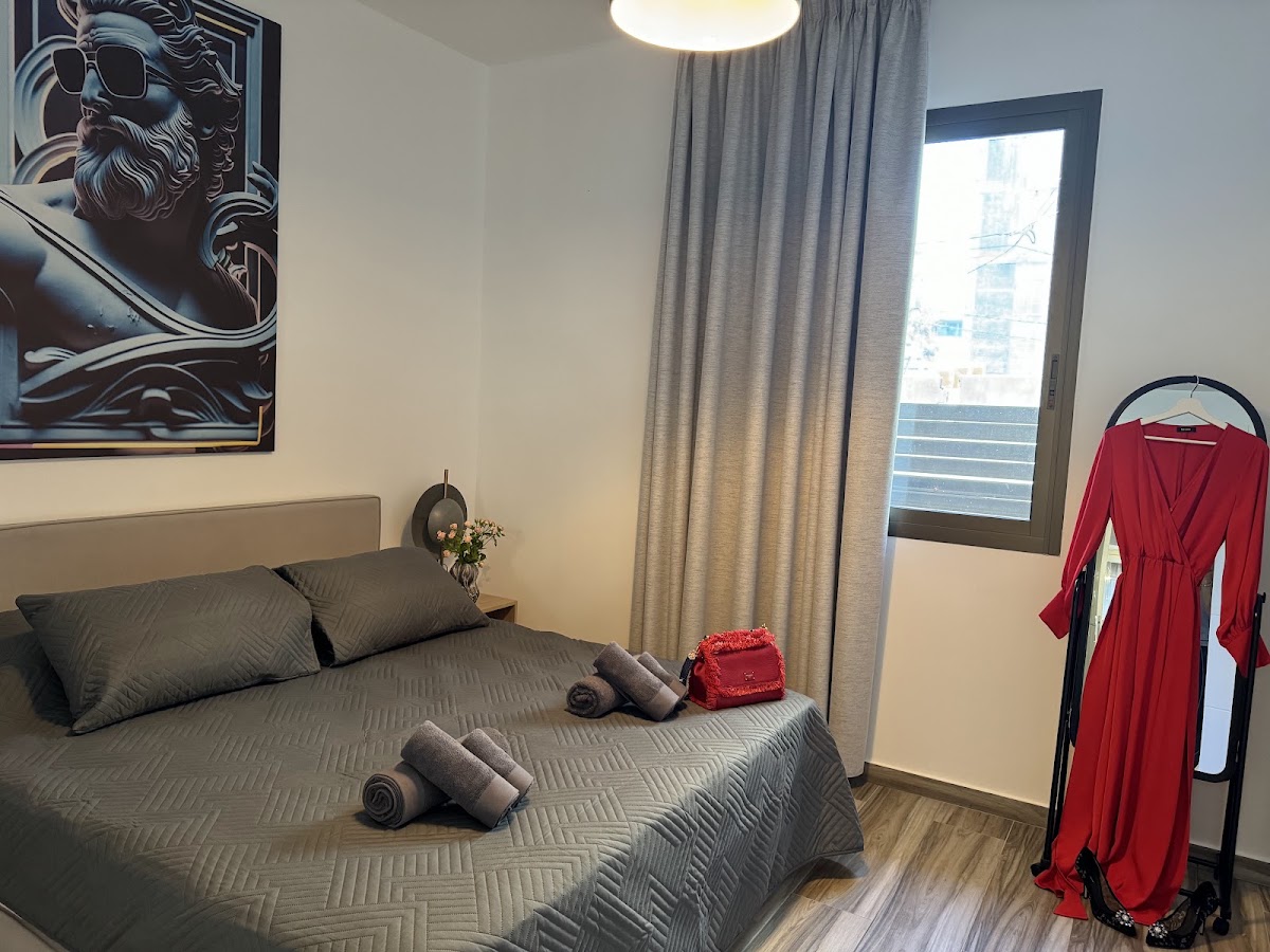 OUTSTAY GUESTHOUSE — photograph 5