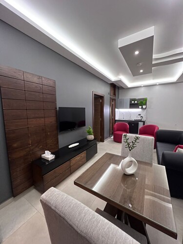 Matar Residence — photograph 4