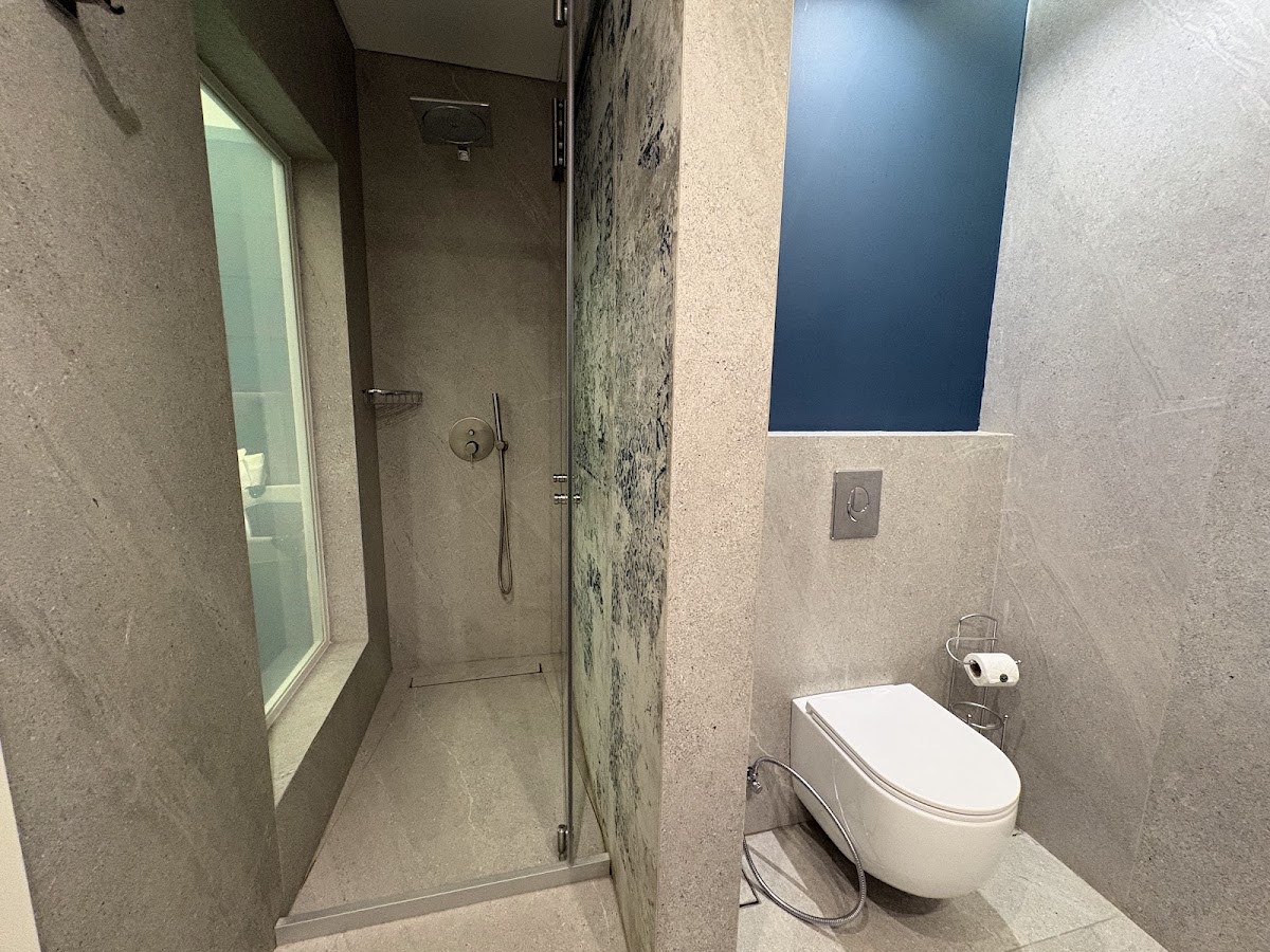 10 Stories Hotel — photograph 2