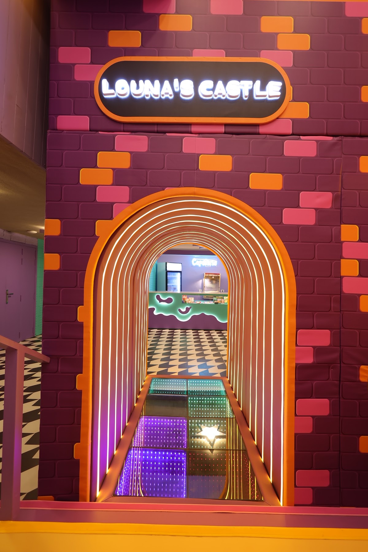 OH CHATEAU - Chateau Trianon - Playo & LOUNA - Samer Abou Rizk — photograph 4