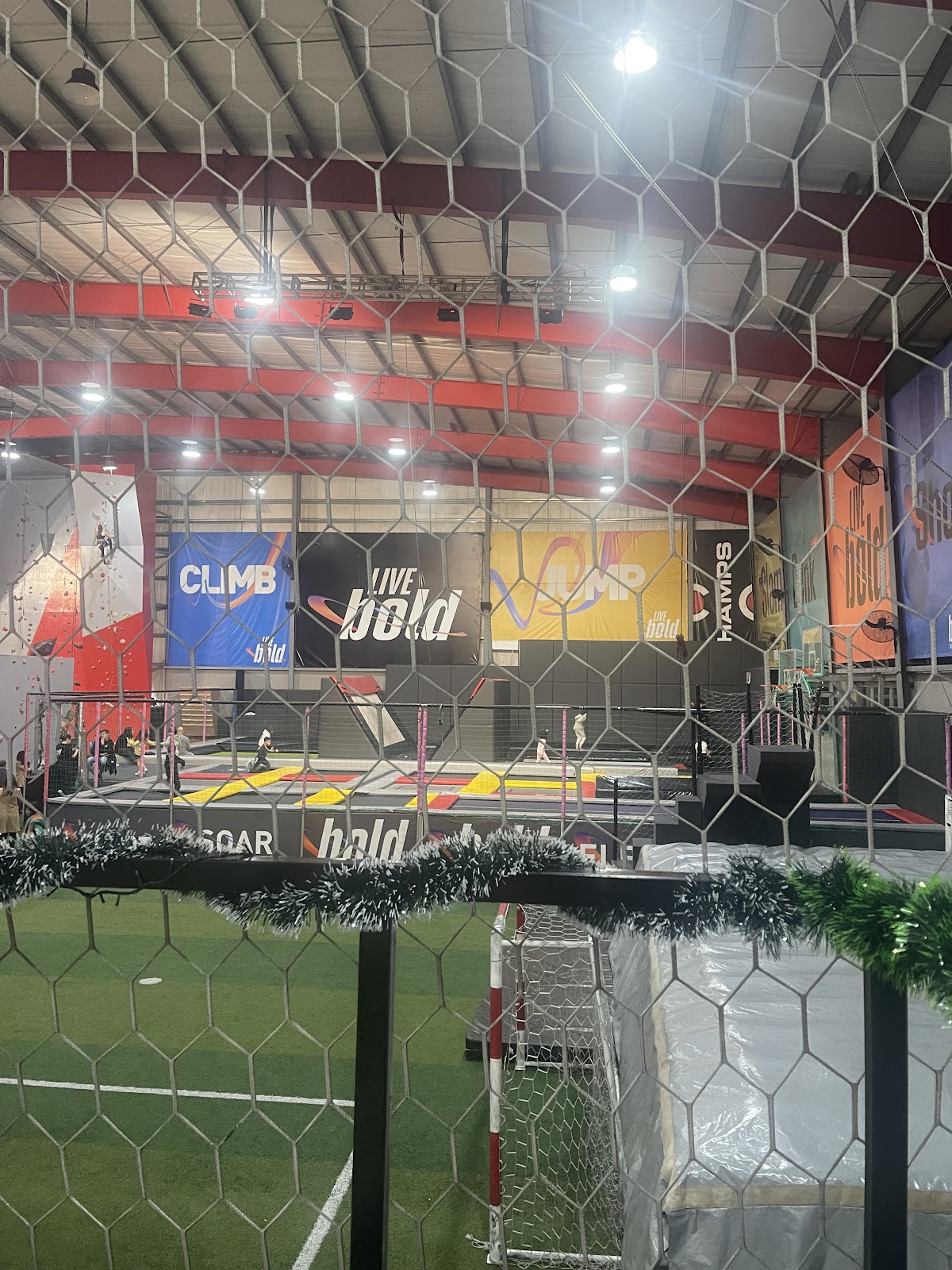 Bold Adventure Park - Climbing & Bouldering Walls, Trampolines, Zip Lines — photograph 5