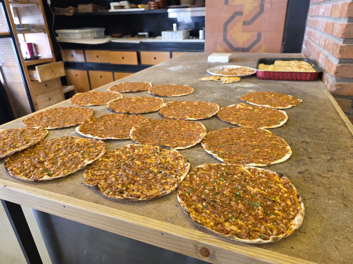 Ichkhanian Bakery — photograph 2