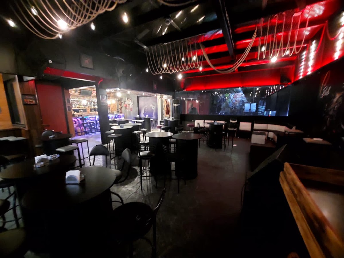 C pub — photograph 6