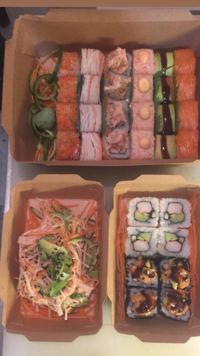 Outlaw sushi bar — photograph 2
